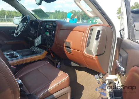 2015 Chevrolet Silverado 1500 High Country из США, поврежденный, VIN 3GCUKTEC9FG363188